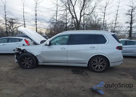 2024 BMW X7 xDrive40I z USA, uszkodzony, nr VIN 5UX23EM03R9V69391